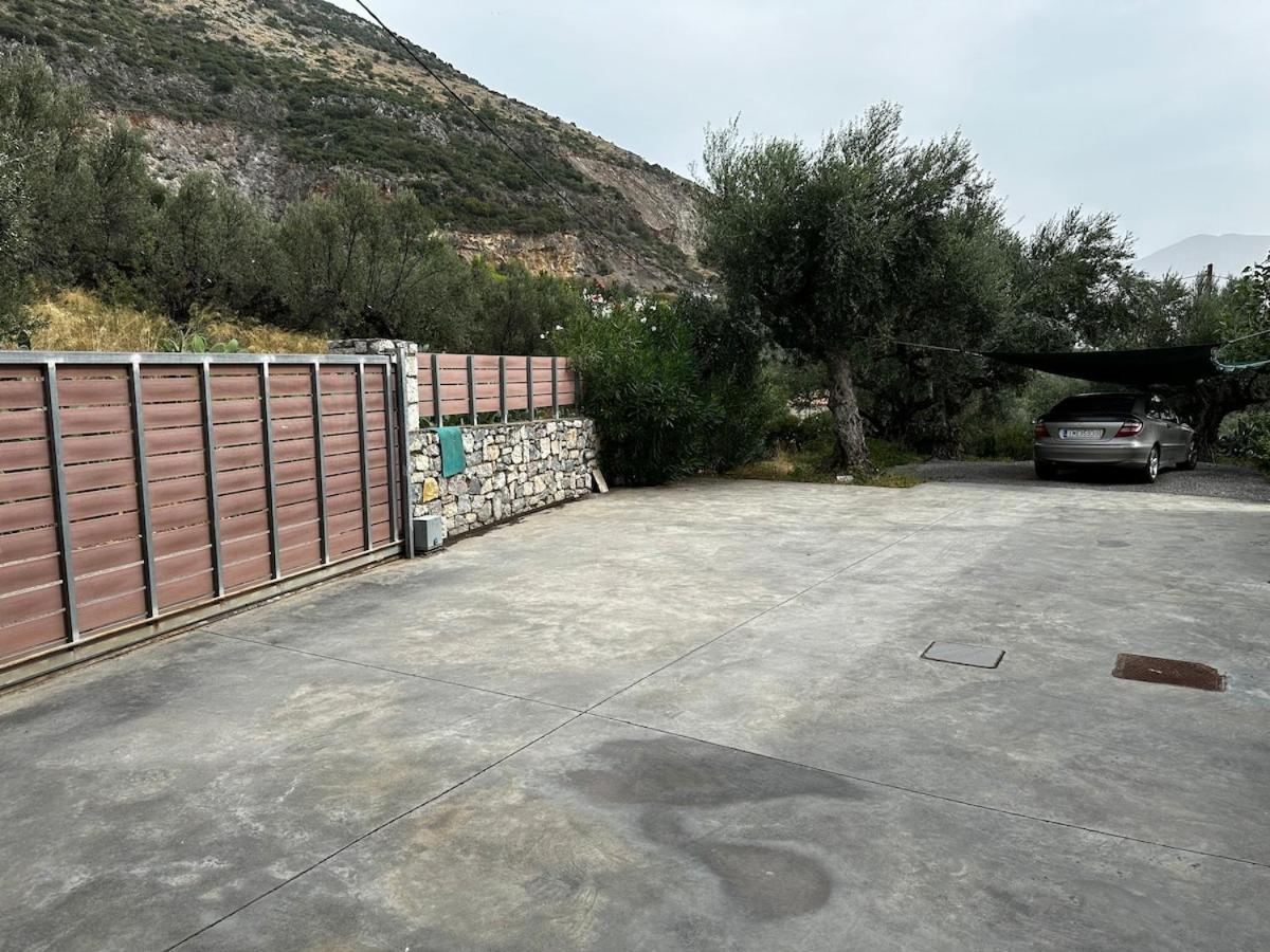 The Secret Garden At Villa Georgia Καλαμάτα Εξωτερικό φωτογραφία