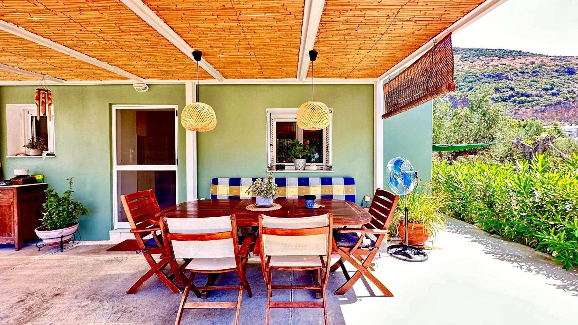 The Secret Garden At Villa Georgia Καλαμάτα Εξωτερικό φωτογραφία