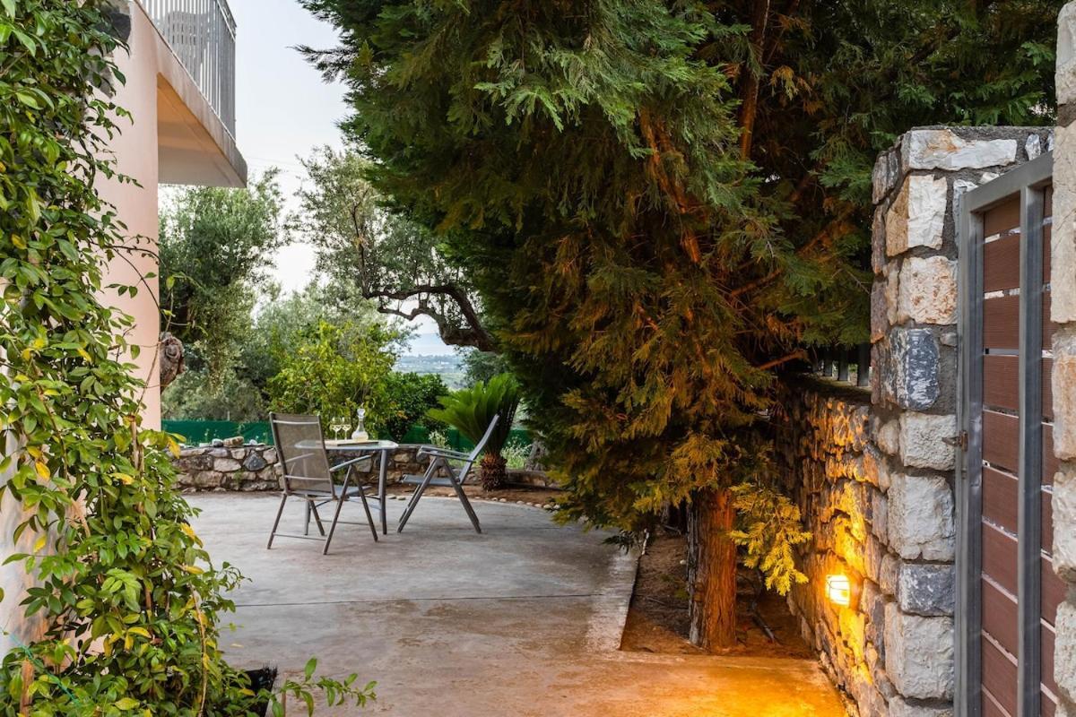 The Secret Garden At Villa Georgia Καλαμάτα Εξωτερικό φωτογραφία